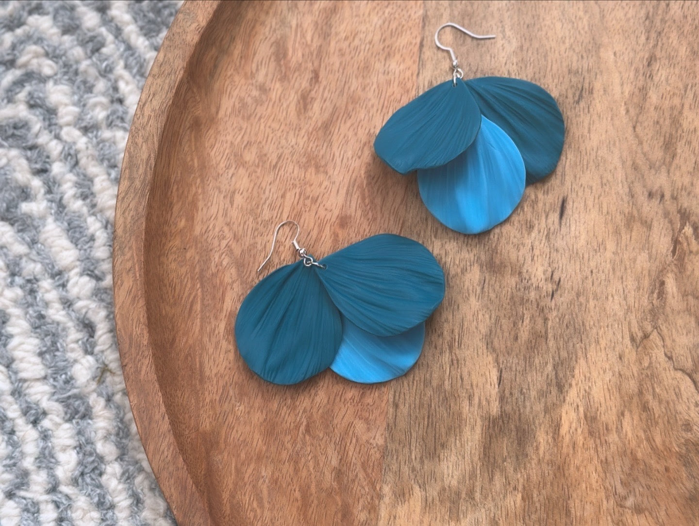 EUPHONY DANGLE SUEDE BLUE