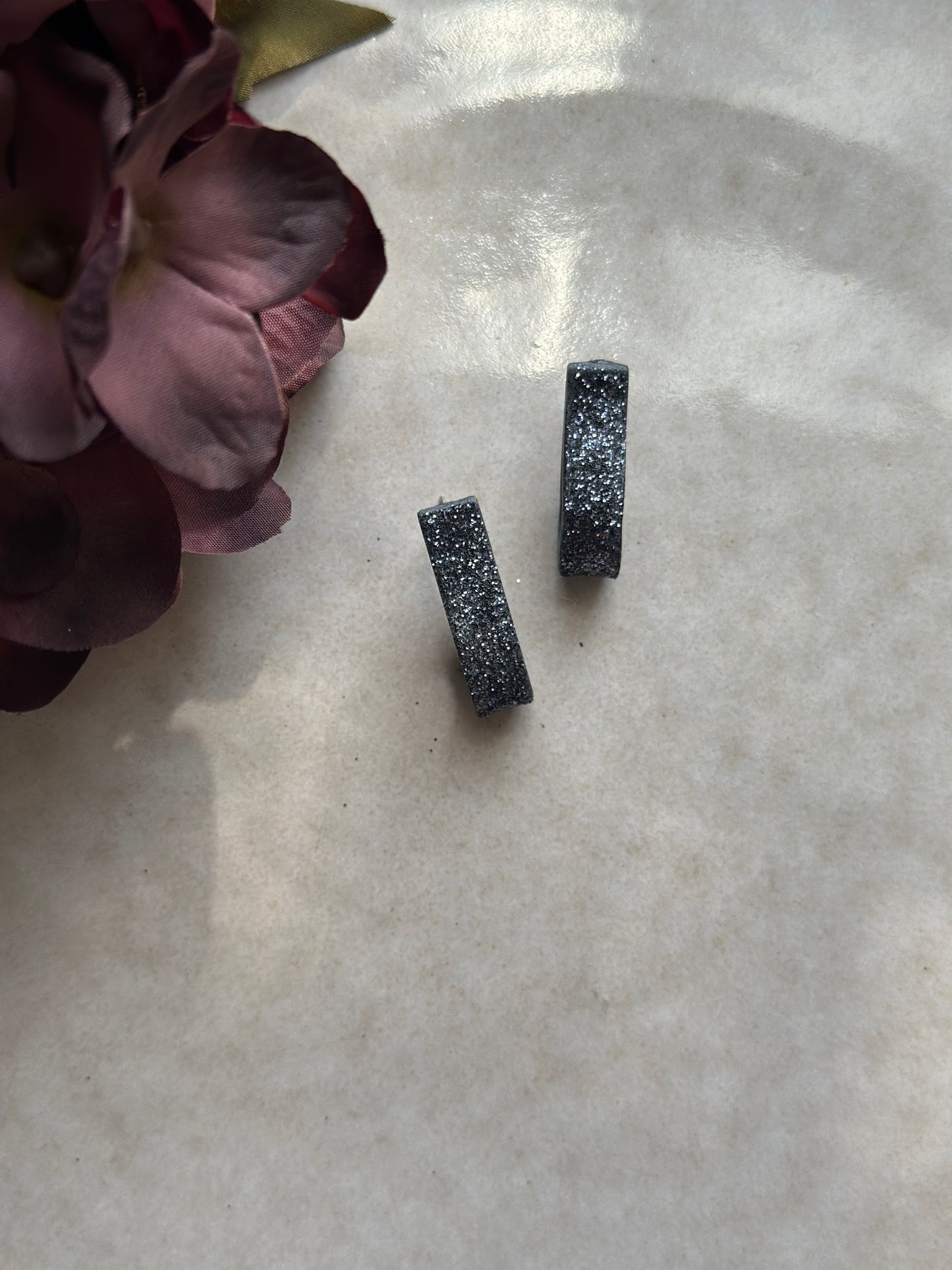 RIBBON STUDS SVART BONANZA