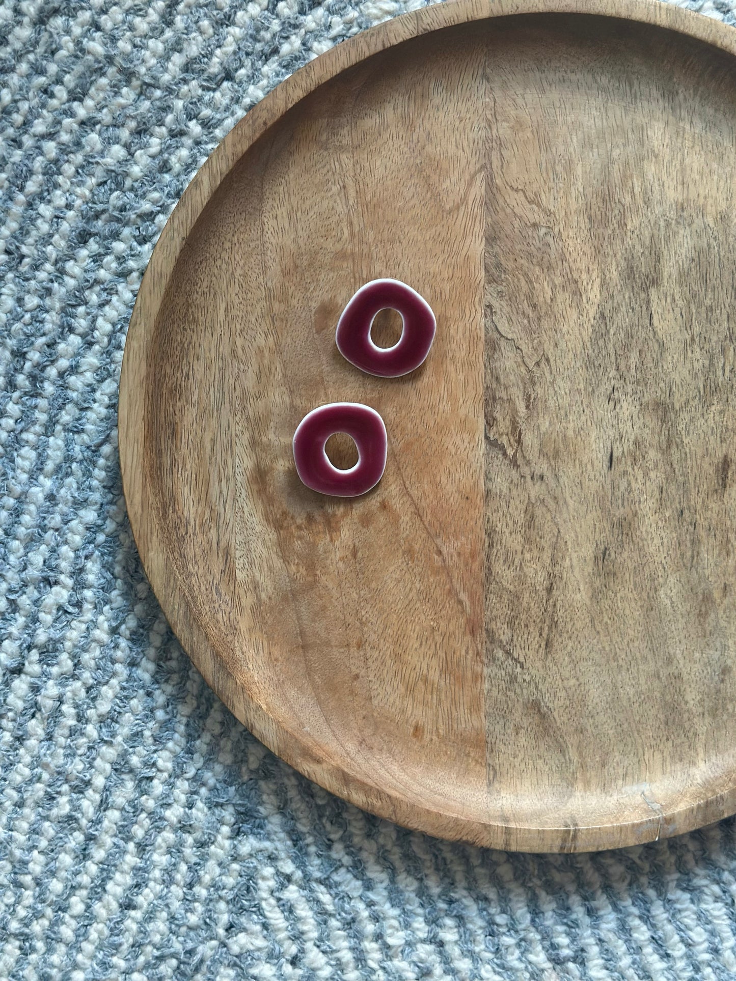 GLAZED RED MEGA STUDS