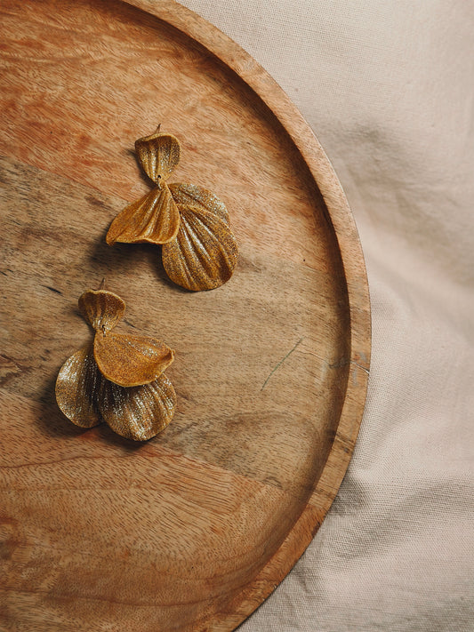 SERENETY PETALS GOLD GLITTER