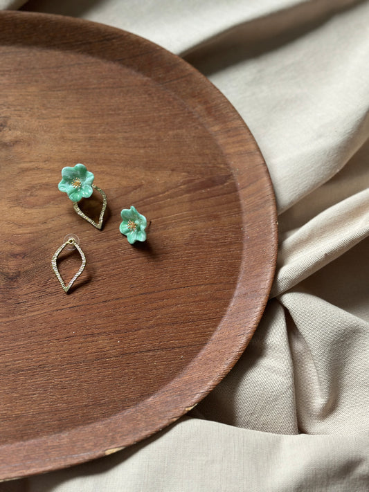 GARDEN GRACE STUDS GREEN GOLD