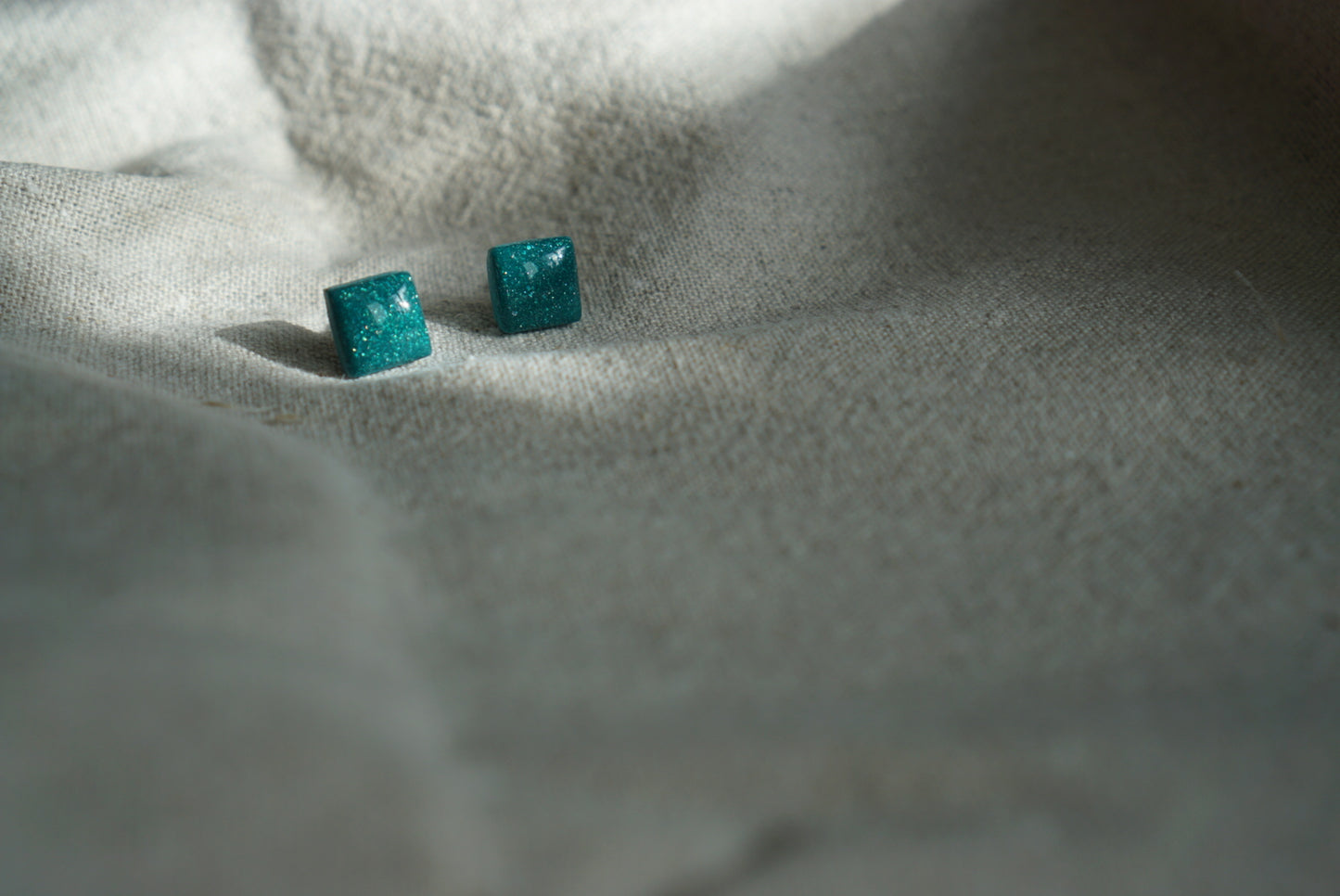 GEOMETRIC SQUARE STUDS