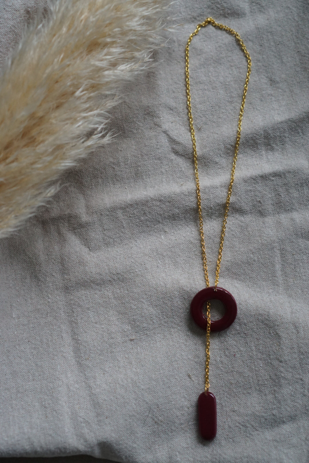 GEOMETRICS NECKLACE BURGUNDY