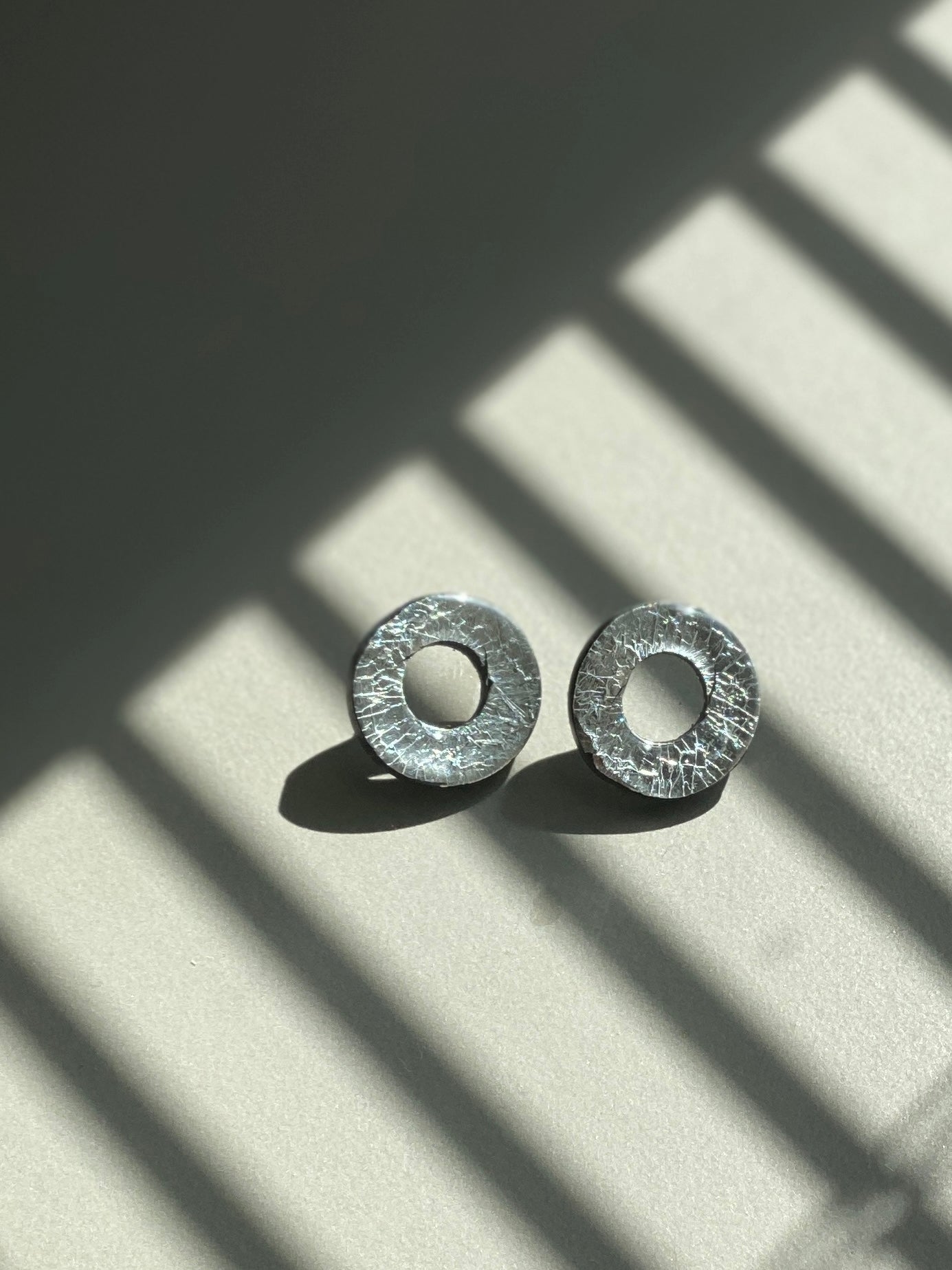 MIDNIGHT ECLIPSE STUDS IN SILVER